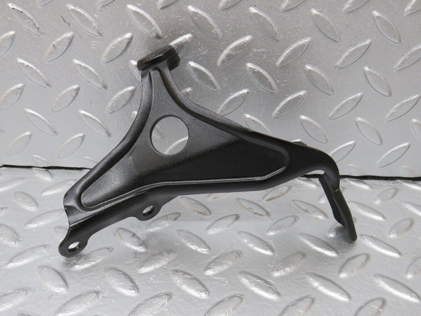34593 Mercedes-Benz C126 380SEC Coupe Air Intake Manifold Bracket