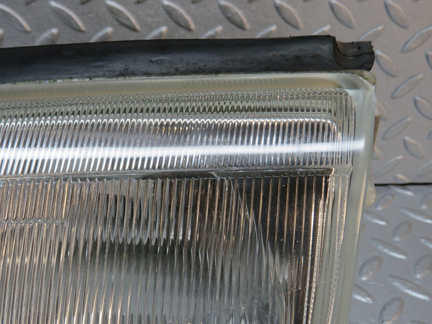 39679 Mercedes-Benz R129 320SL Headlight Bosch Left Side 0301090721 1298207361