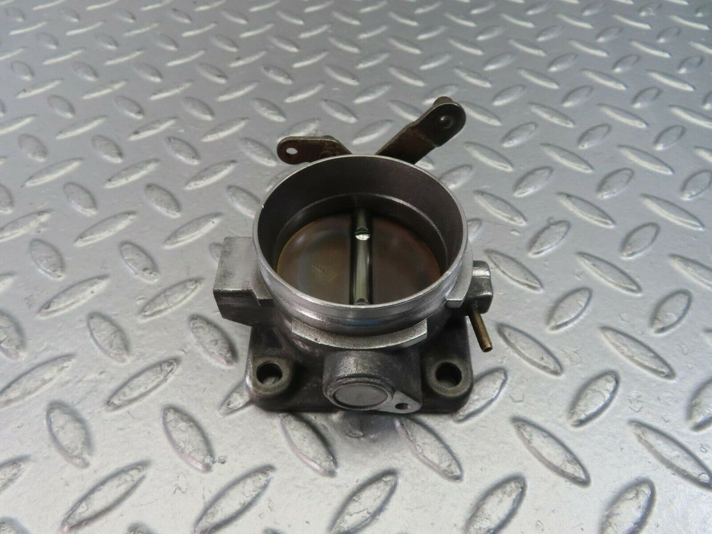 10796 Mercedes-Benz W123 230E Throttle Body