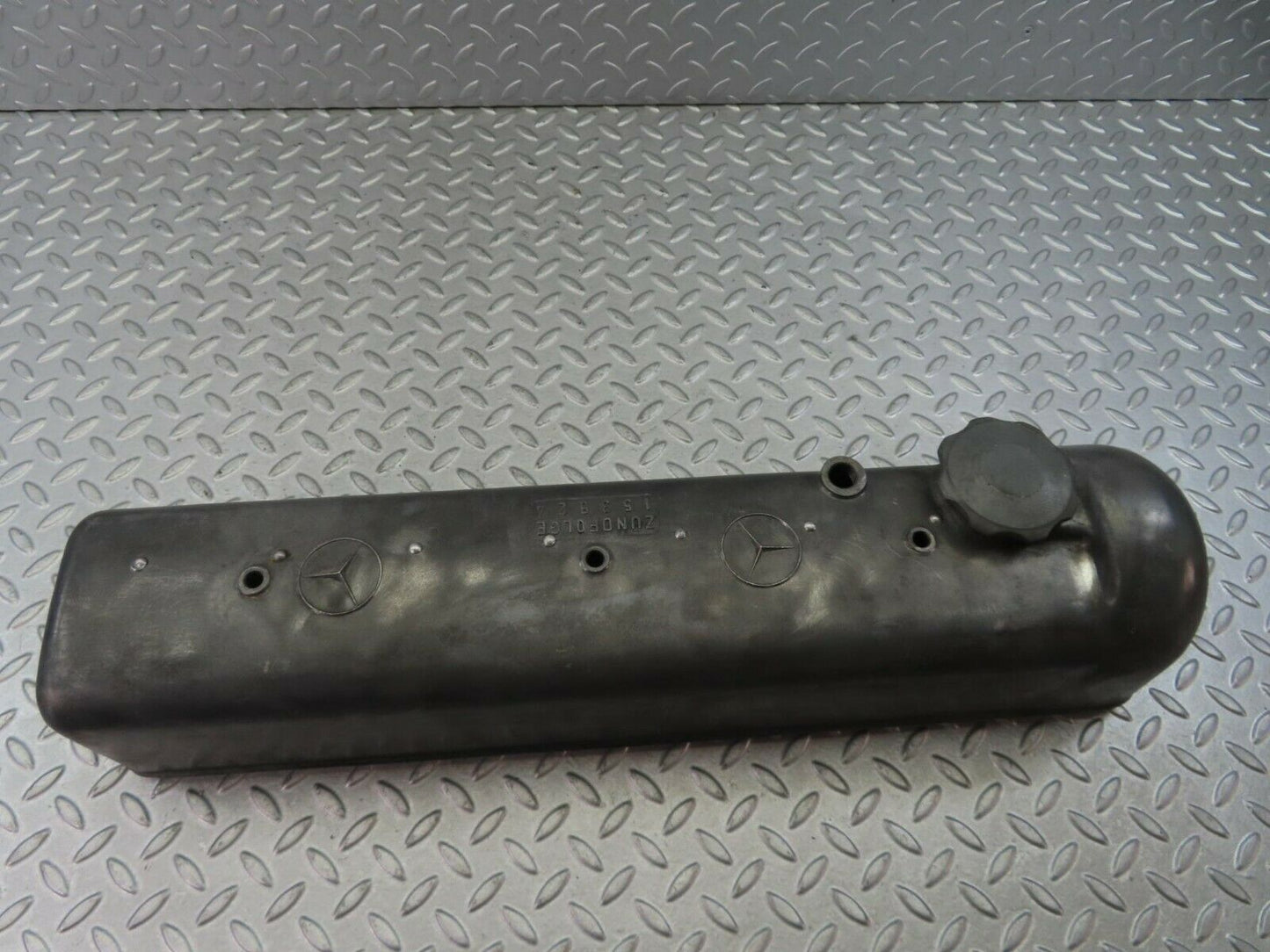 8673 Mercedes-Benz W111 Cylinder Head Valve Cover 1800161305