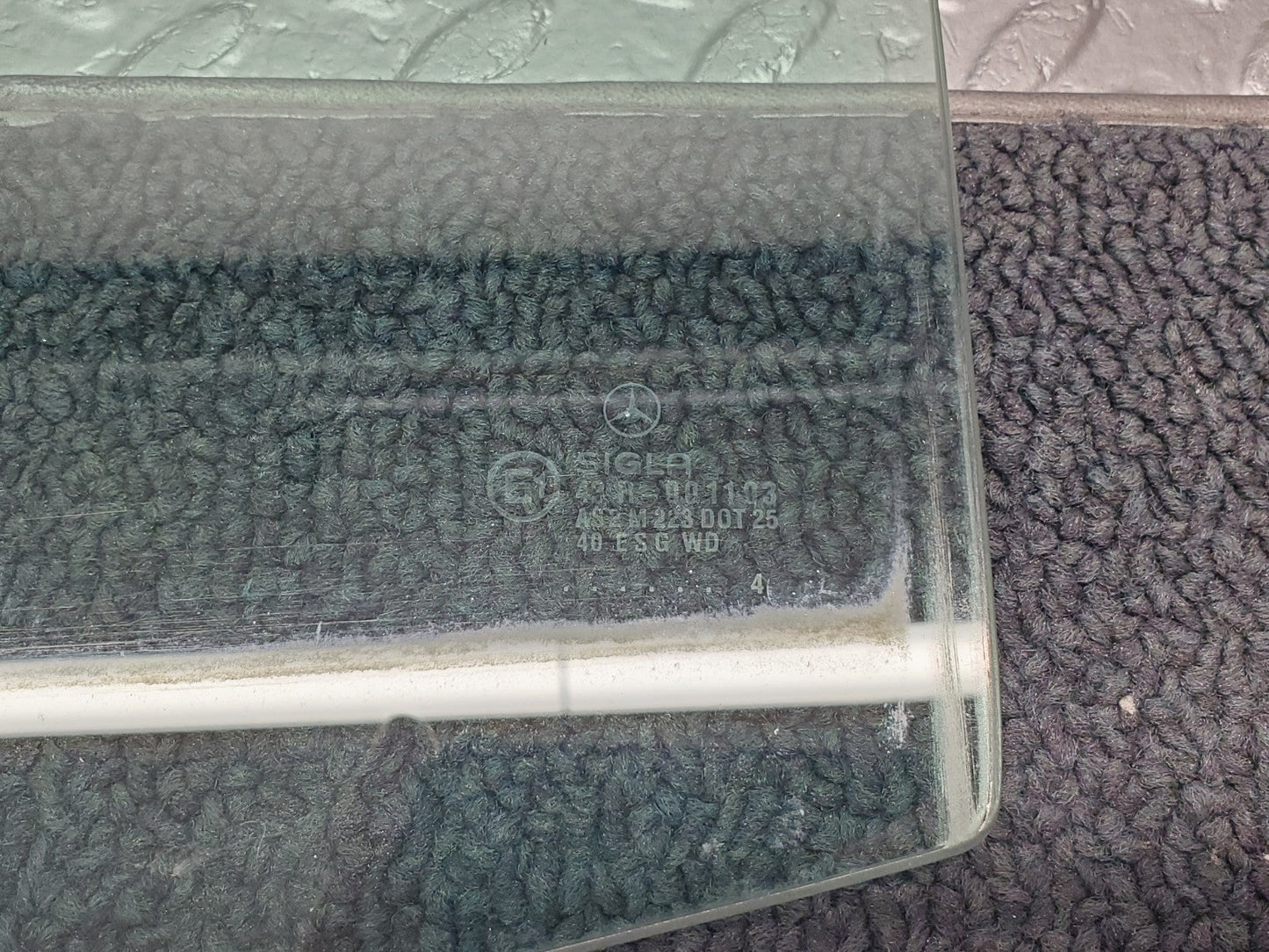 W124 Wagon rear left door window glass used OEM