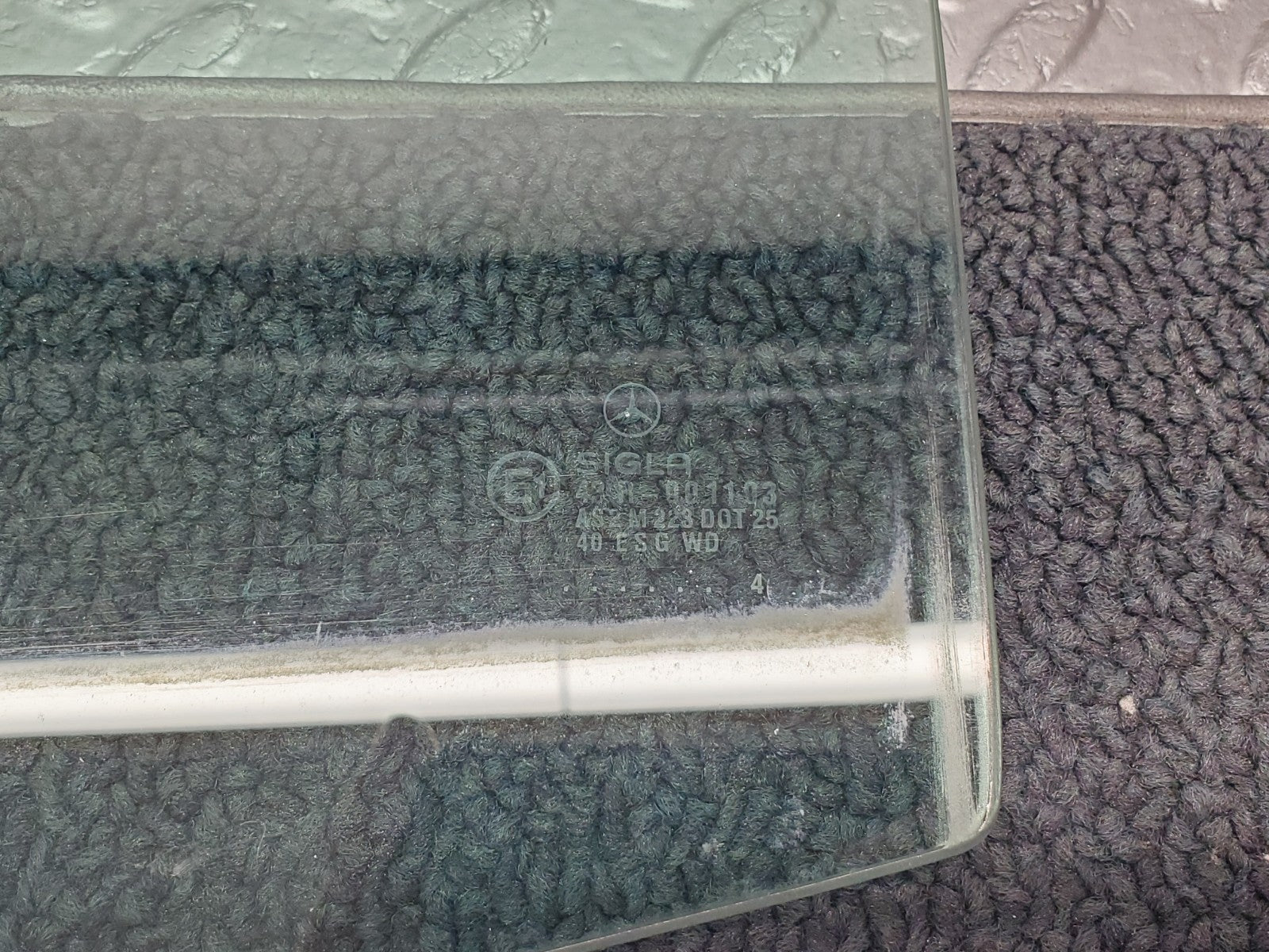 W124 Wagon rear left door window glass used OEM