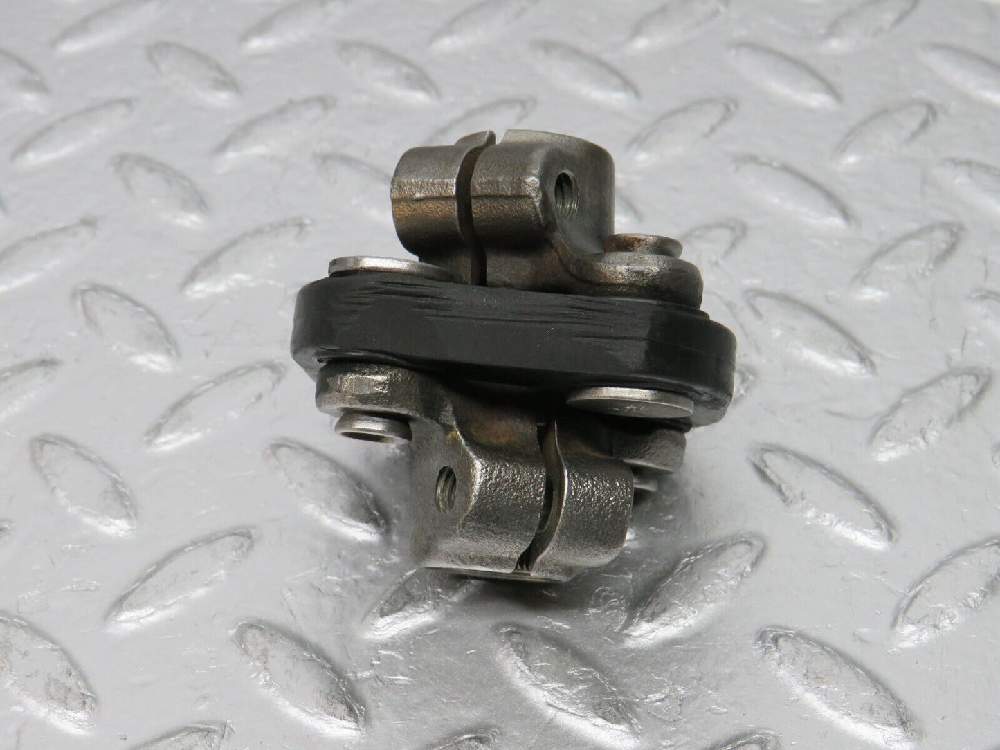 31336 Mercedes-Benz S124 220TE Steering Column Lower Shaft Connector