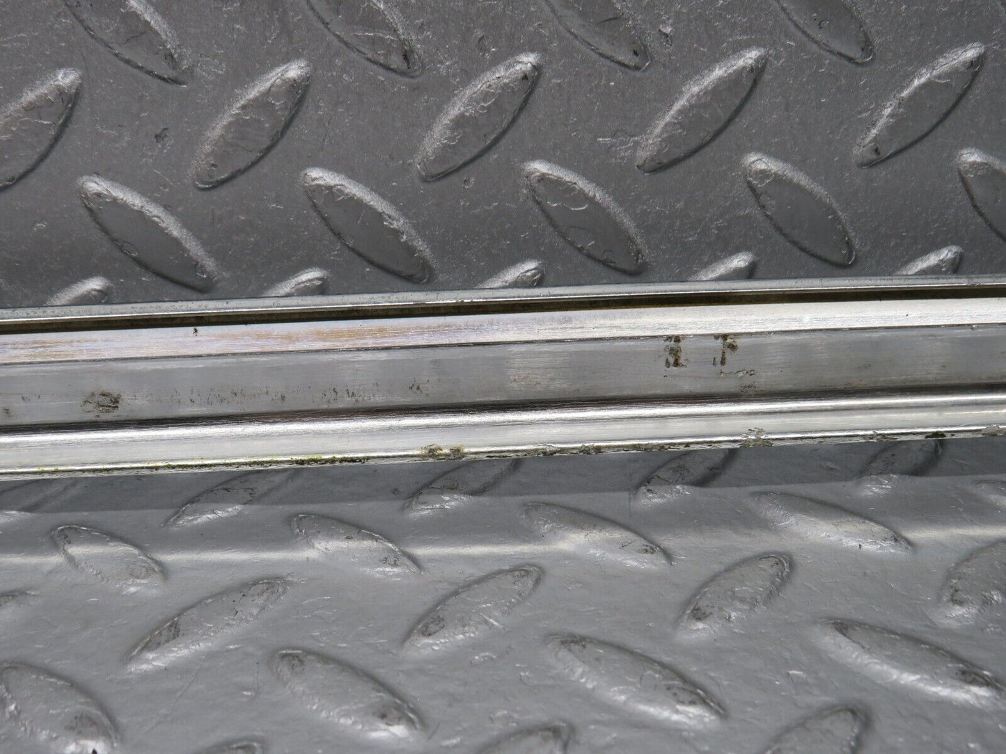 39108 Mercedes-Benz R107 500SL Left Door Chrome Trim