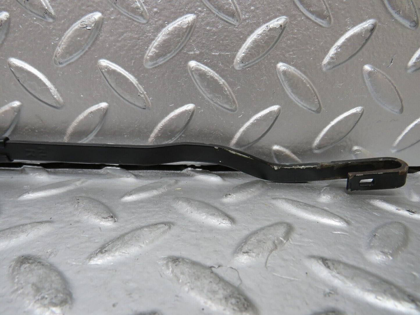 26989 Mercedes-Benz W123 240D Wiper Arm Bosch Right Side 3399990553