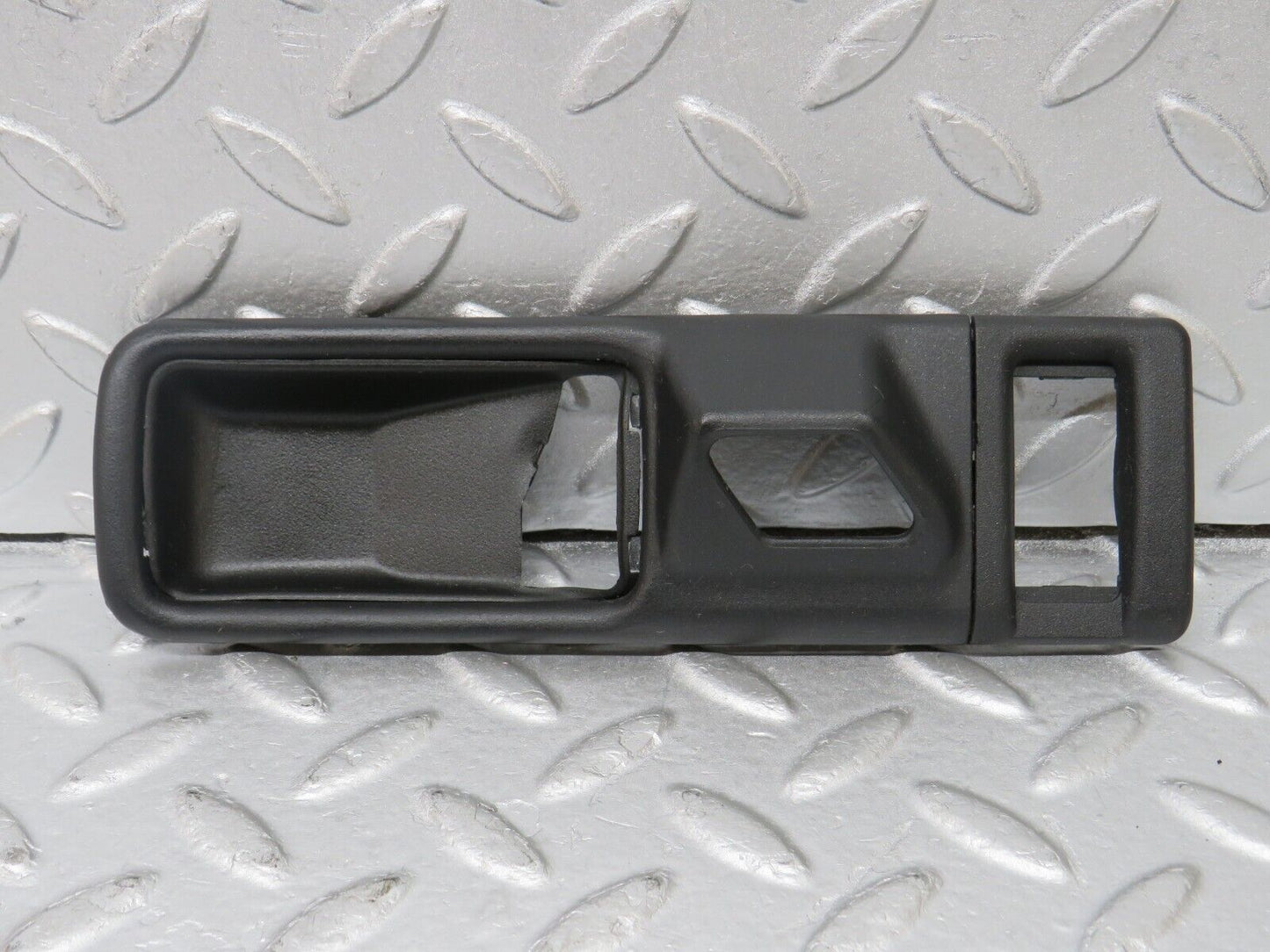36103 Mercedes-Benz W126 420SE Interior Door Handle Frame Rear Right 1267660211 1267660491