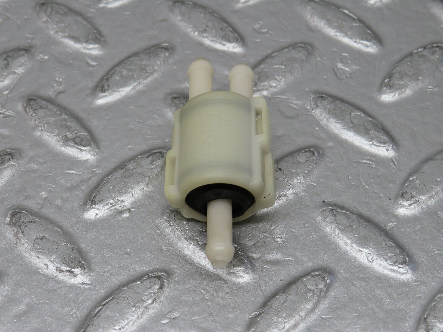 37753 Mercedes-Benz A124 320E Cabriolet Windscreen Washer Fluid Distributor