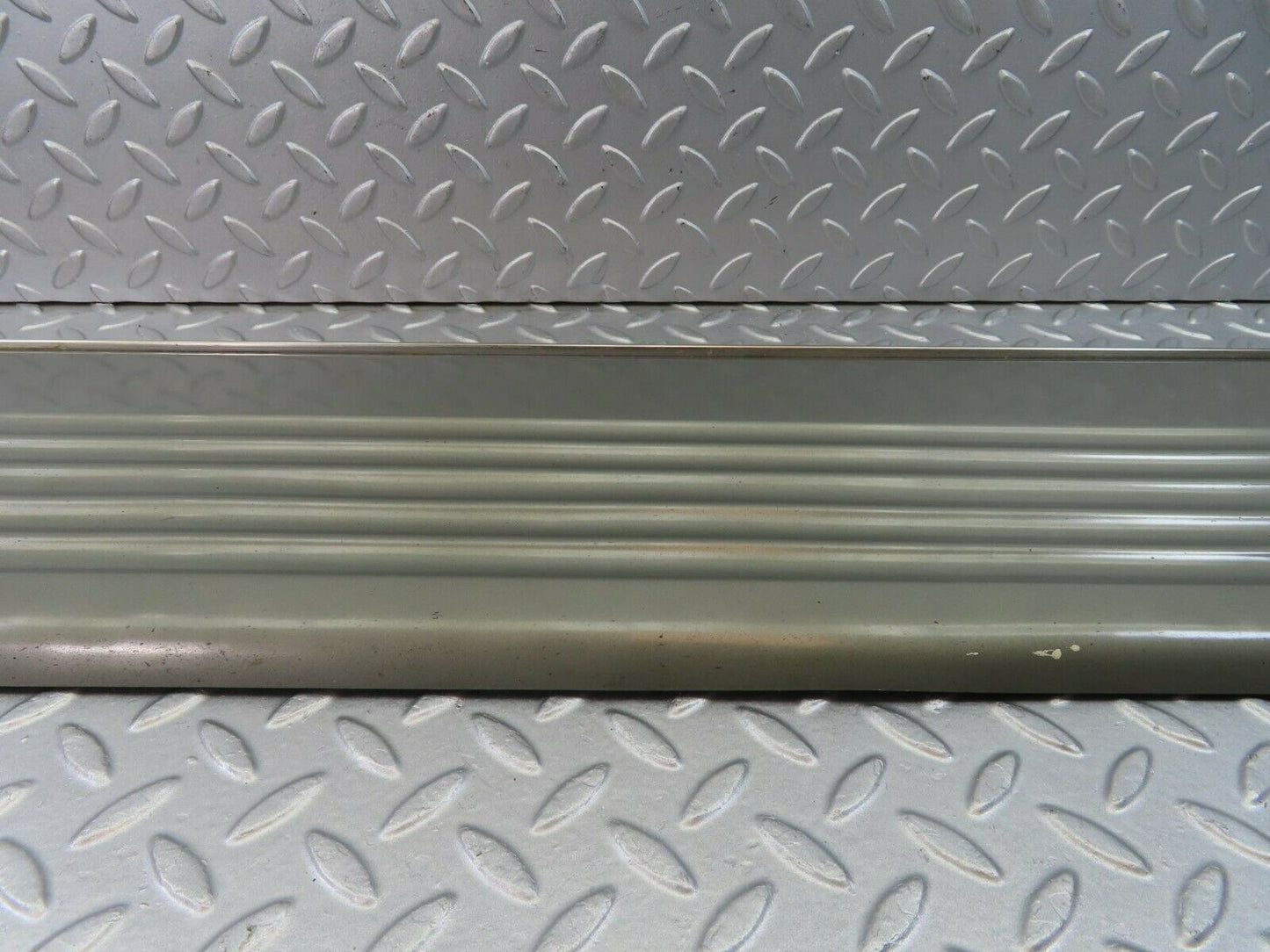 8872 Mercedes-Benz W126 Front Left Door Moulding 1266900340