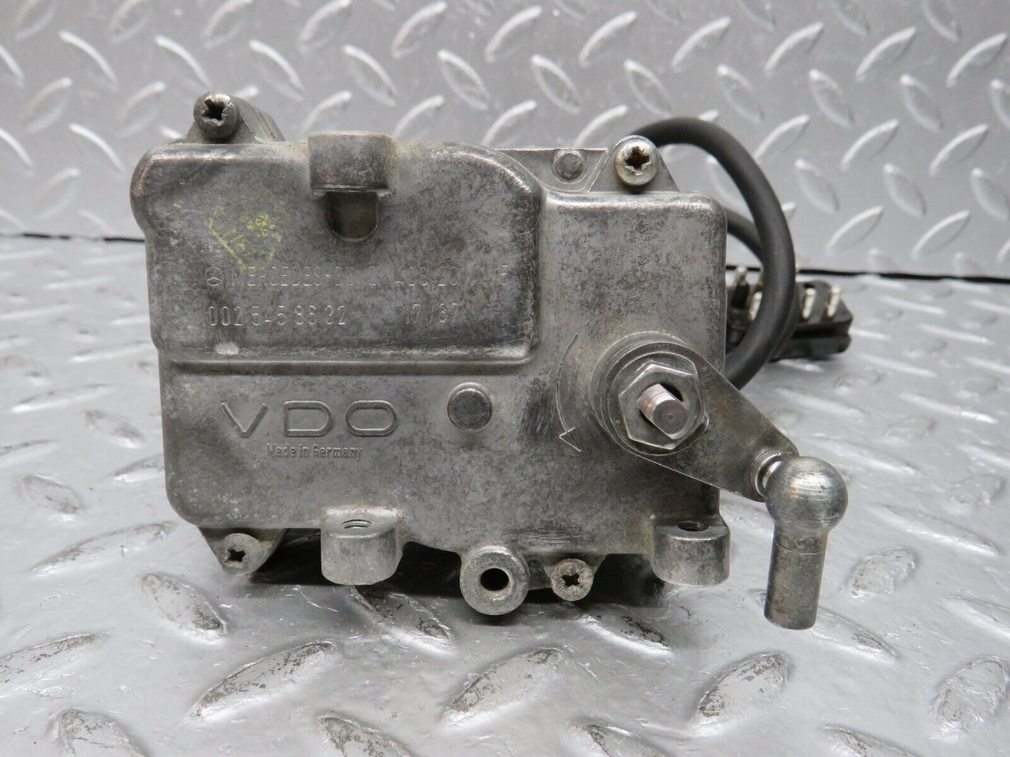 32713 Mercedes-Benz S124 300TE Wagon Cruise Control Actuator 0025458632