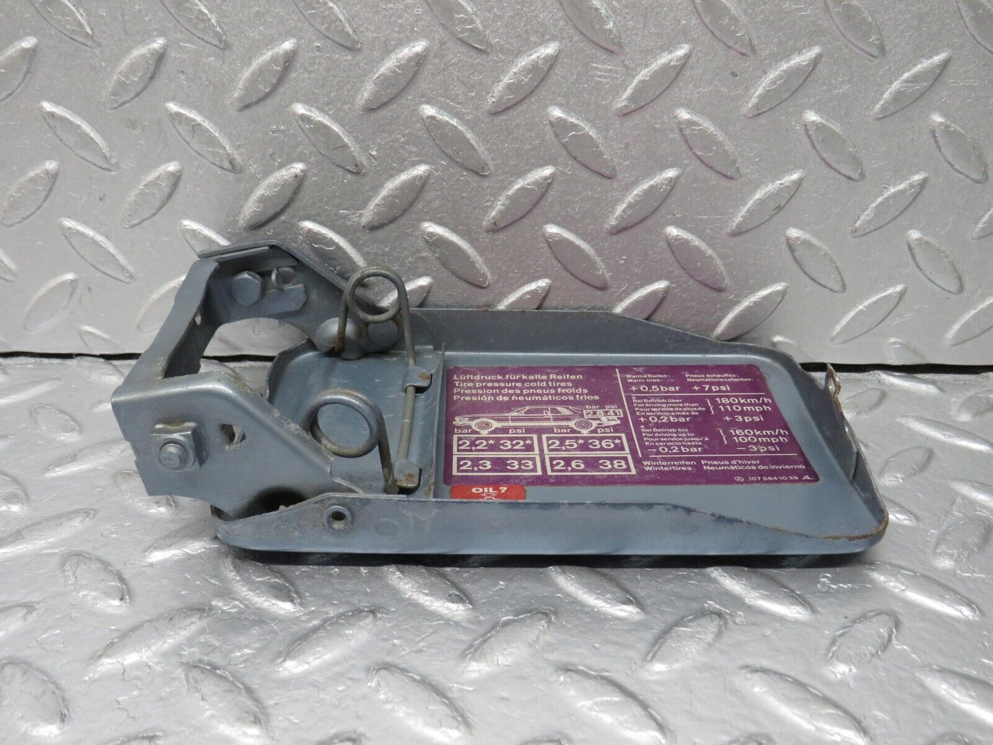 39090 Mercedes-Benz R107 500SL Coupe Fuel Tank Flap Cap