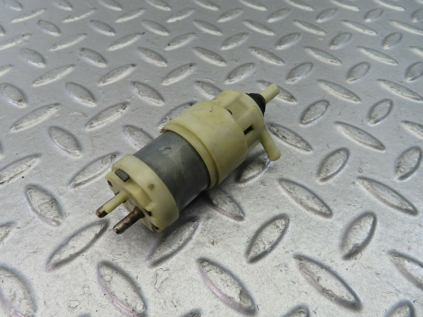 9229 Mercedes-Benz W123 Windscreen Washer Pump