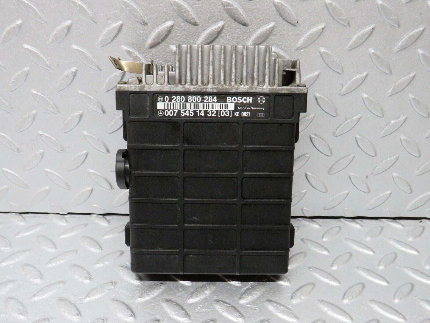 38808 Mercedes-Benz W201 190E 2.6L Engine Control Unit Bosch 0075451432 0280800284