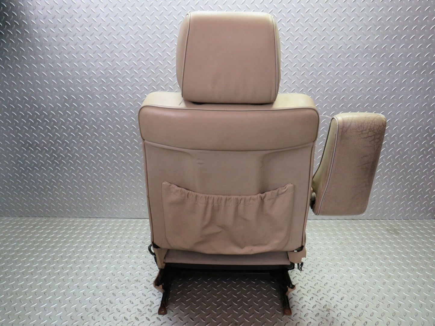 27712 Mercedes-Benz S124 300TE Wagon Front Left Passenger Seat Beige Leather