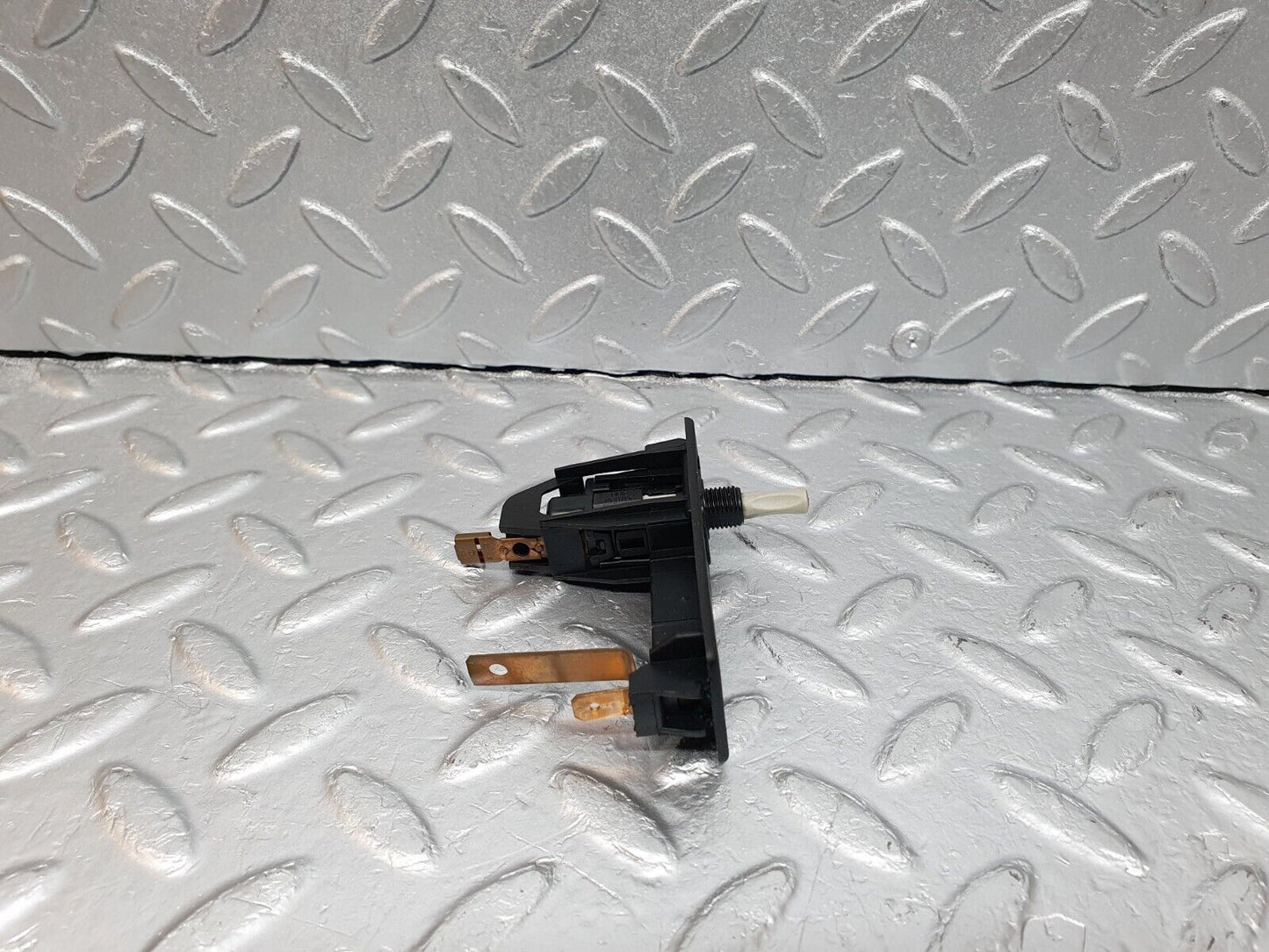 40887 Mercedes-Benz W126 300SE Trunk Boot Light Switch 2018201211
