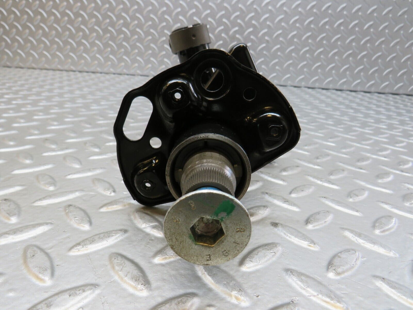 27781 Mercedes-Benz S124 300TE Wagon Steering Column