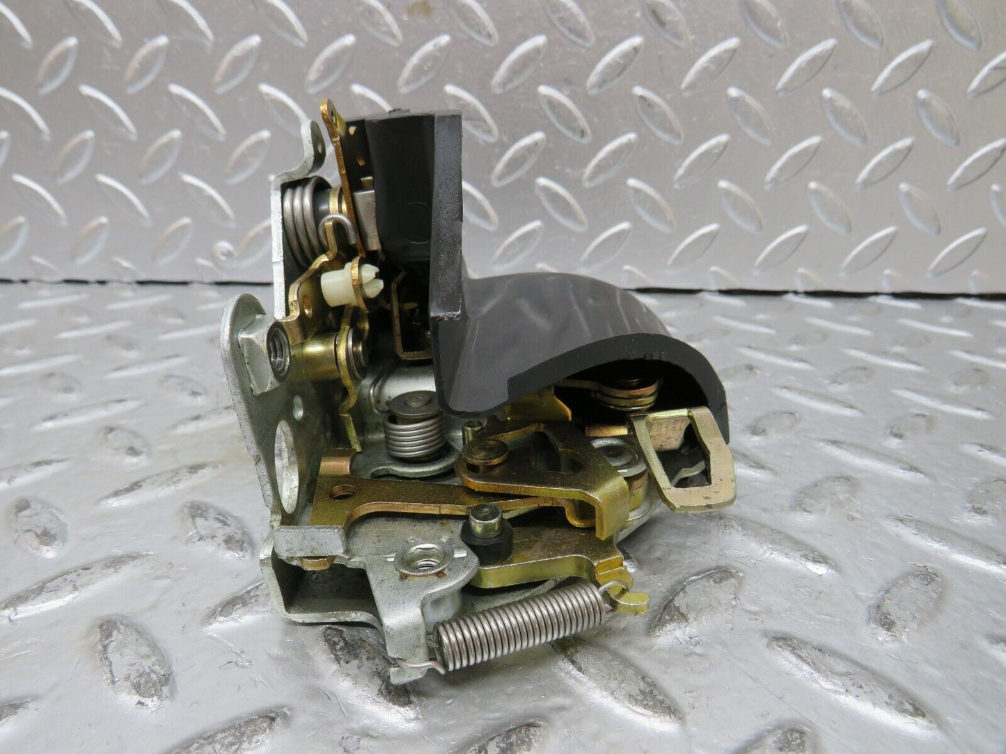 27405 Mercedes-Benz W123 280E Rear Left Door Lock Mechanism 1237230108