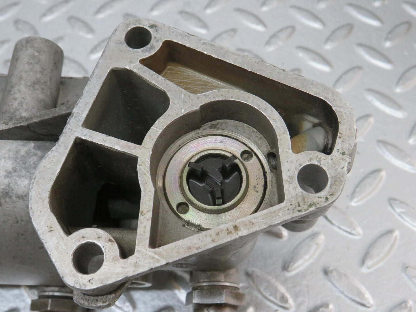 25092 Mercedes-Benz W126 Oil Filter Housing 1171802811
