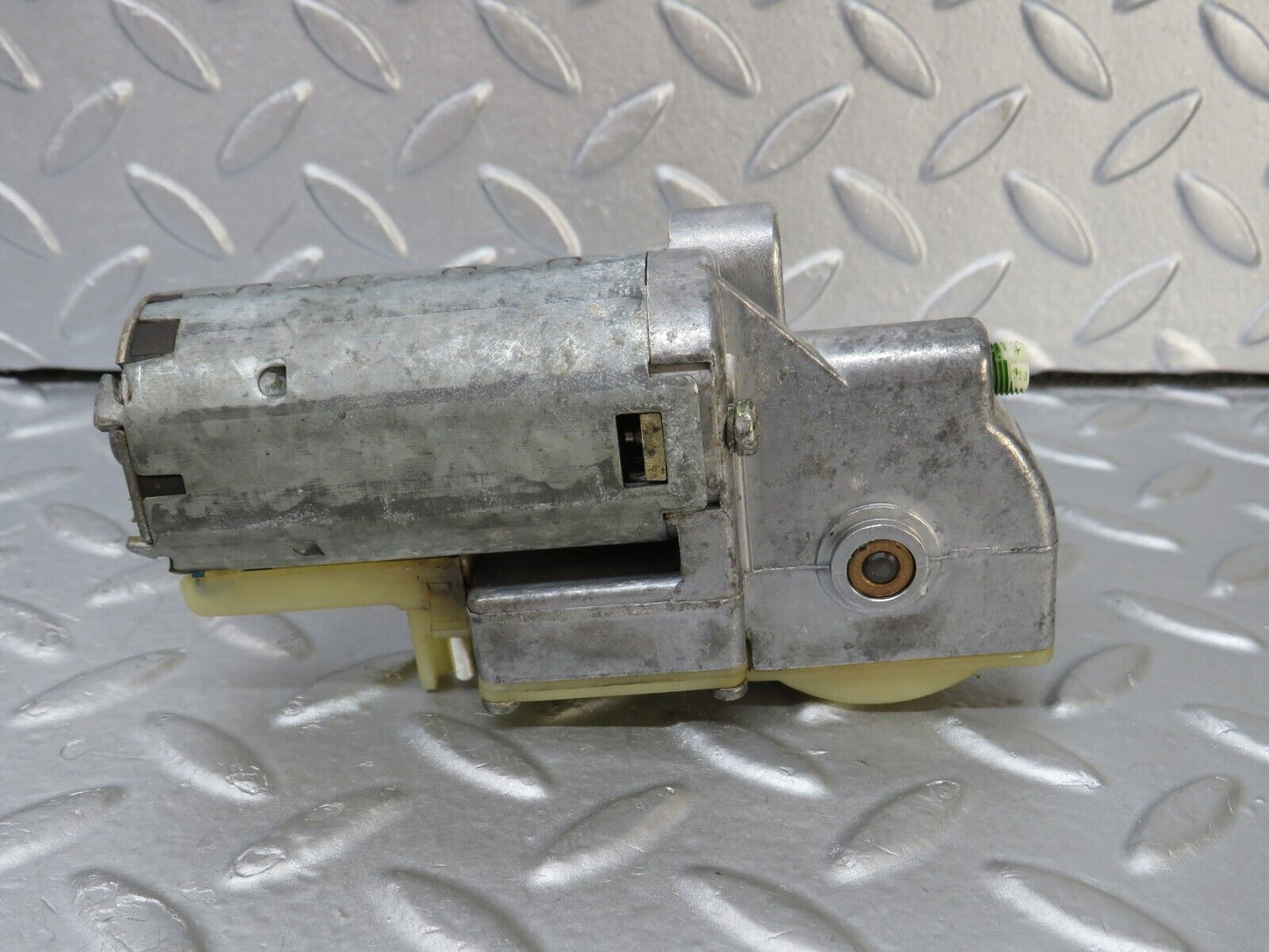 36322 Mercedes-Benz W126 420SE Steering Column Adjustment Motor 1264600425