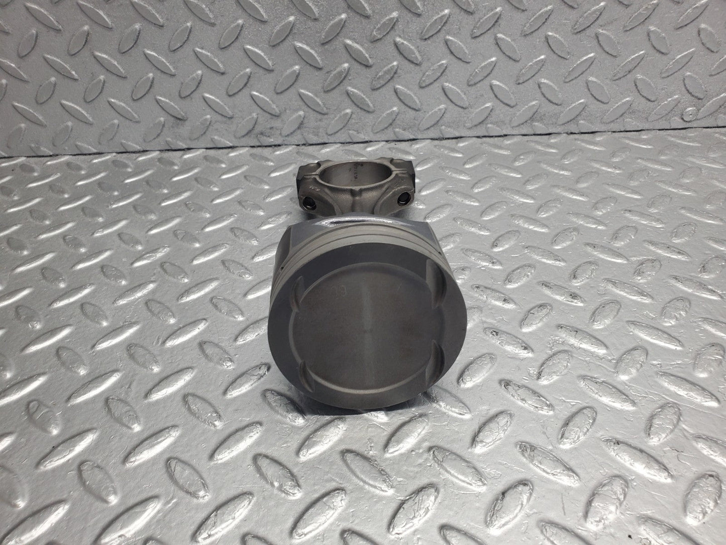 W124 Wagon piston with connecting rod used OEM