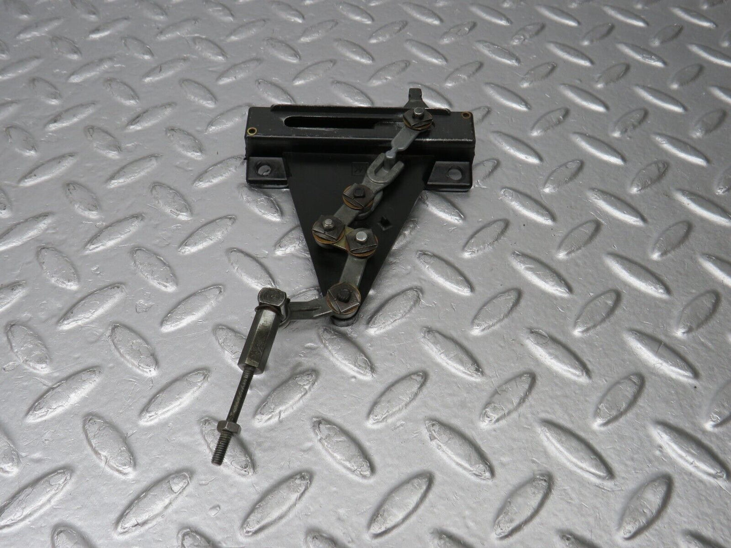 39124 Mercedes-Benz R107 500SL Coupe Heater Box Vacuum Actuator