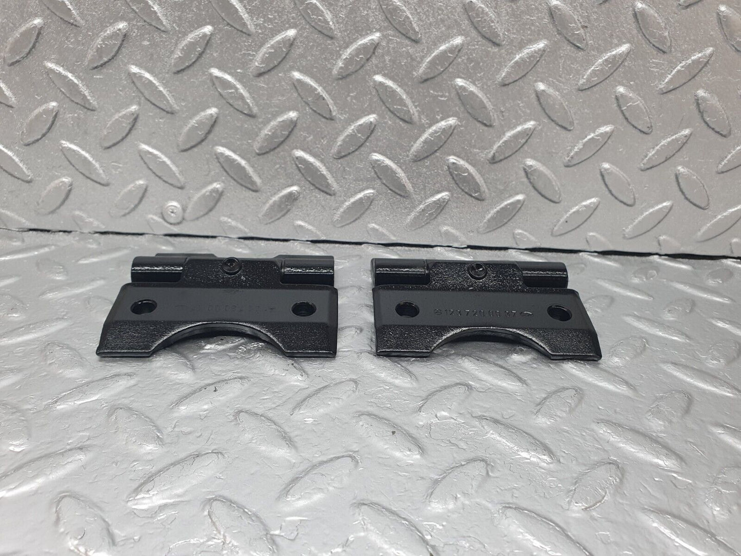 43931 Mercedes-Benz C123 230CE Coupe Door Hinge Pair Left Side 1237200037