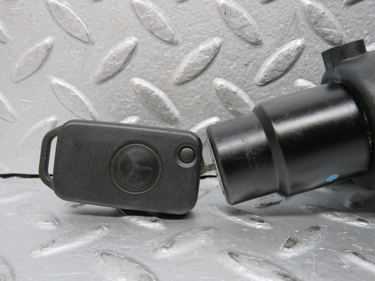 38471 Mercedes-Benz R129 280SL Coupe Steering Lock Ignition Switch With Key