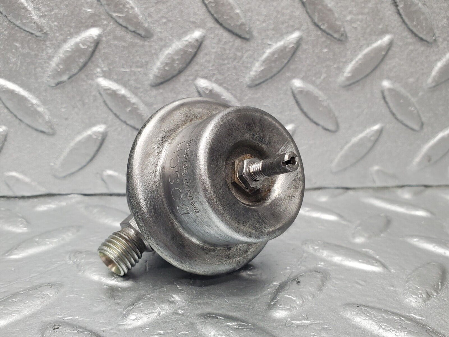 46589 Mercedes-Benz C123 280CE Coupe Fuel Pressure Regulator Bosch 0280161007