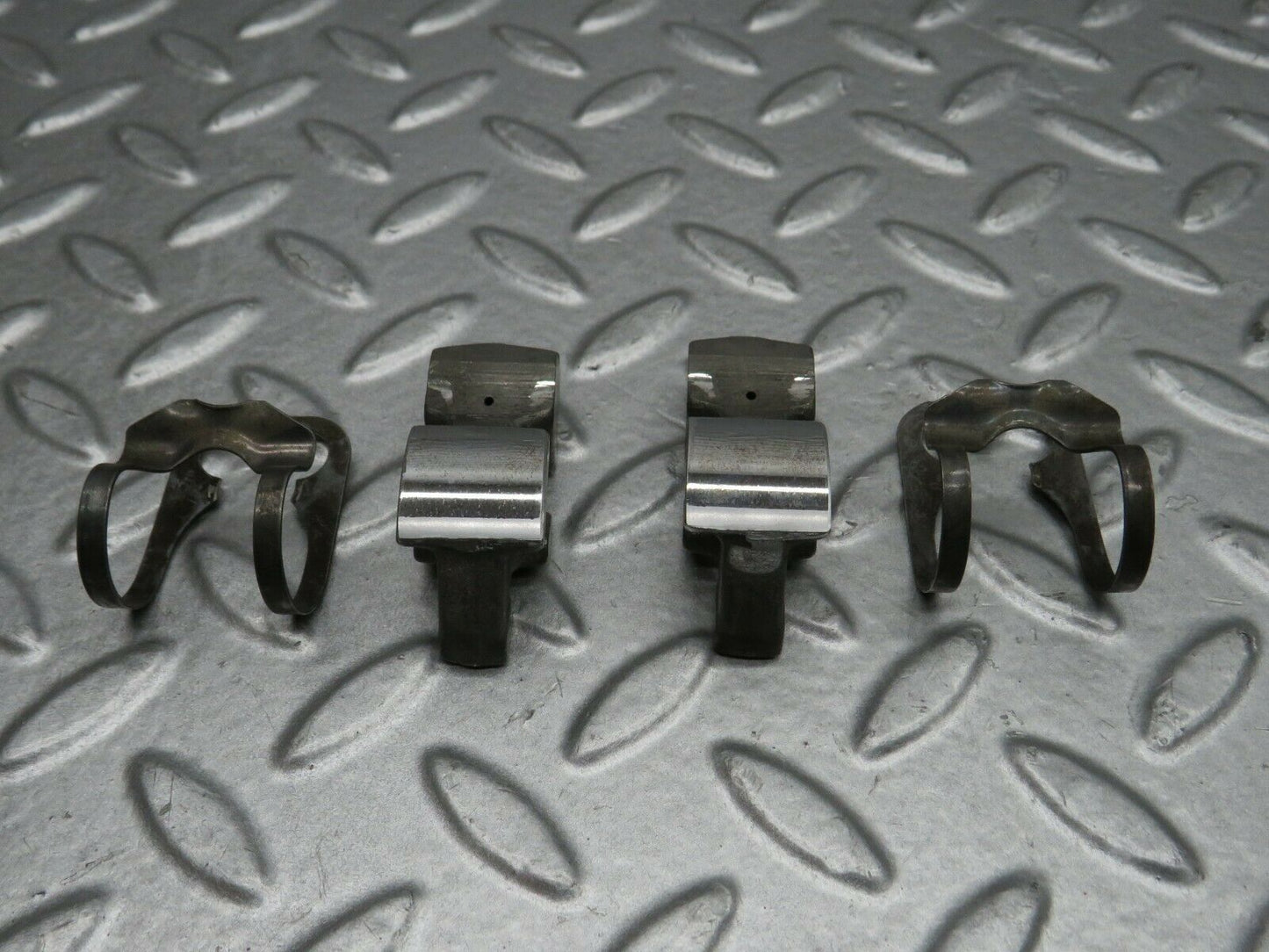 22286 Mercedes-Benz S123 280TE Wagon Valve Rocker Arm With Retaining Spring
