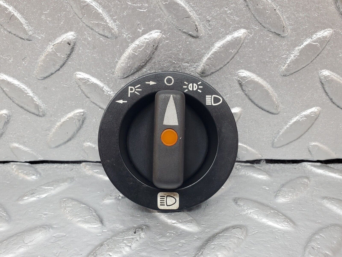 44526 Mercedes-Benz W123 280E Headlight Switch Knob 1075450530