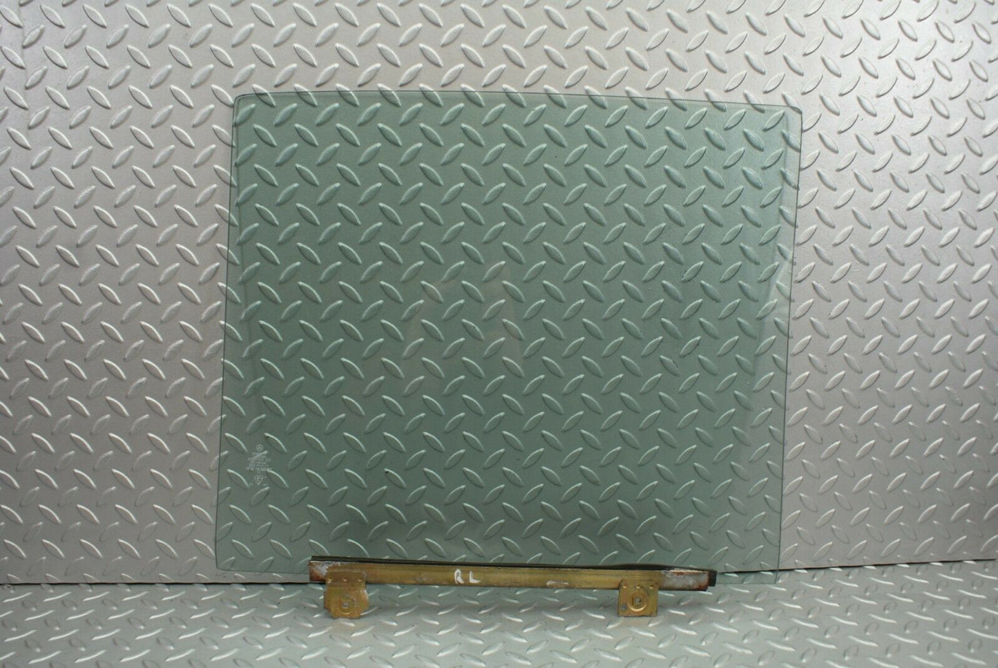 2601 Mercedes-Benz W116 350SE Rear Left  Door Glass