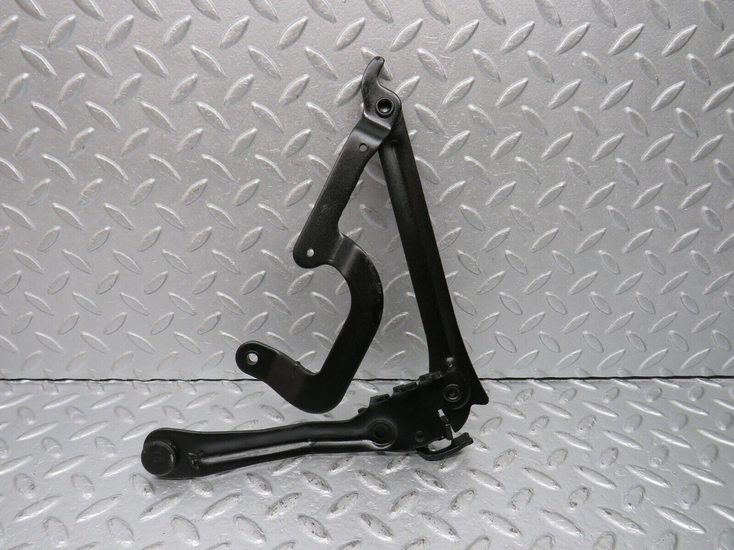 40547 Mercedes-Benz W123 300D Bonnet Hinge Right Side