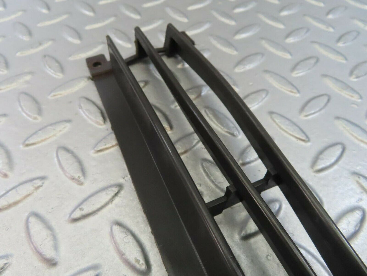 8860 Mercedes-Benz W115 Front Lower Grill Left