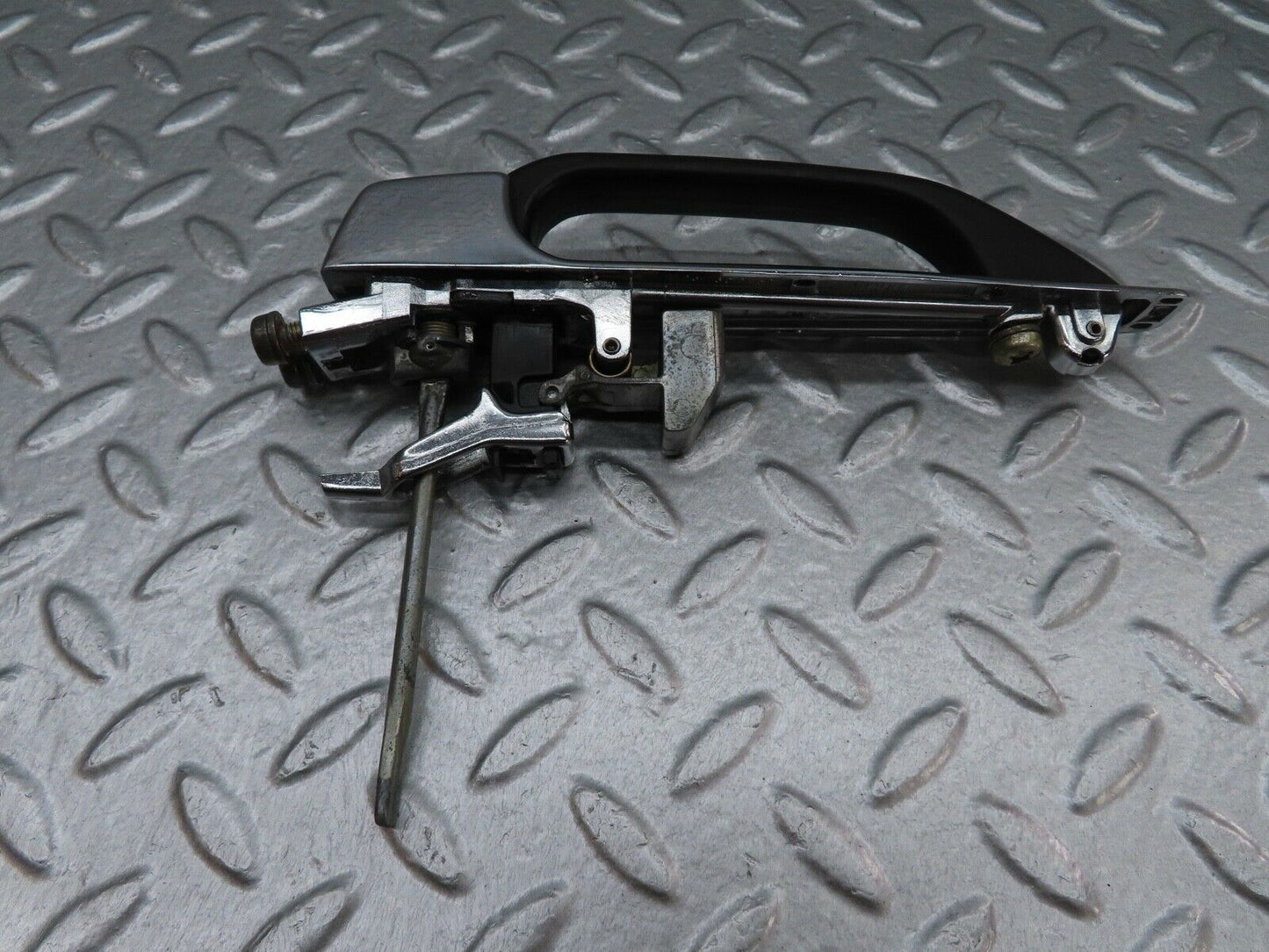 17948 Mercedes-Benz W123 200 Front Right Exterior Door Handle 1237600259