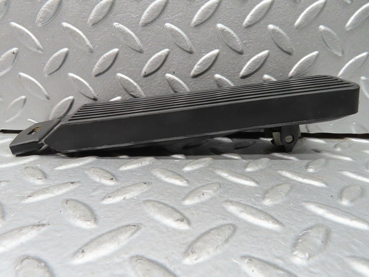 21187 Mercedes-Benz W123 230E Accelerator Pedal With Rubber 1233010082