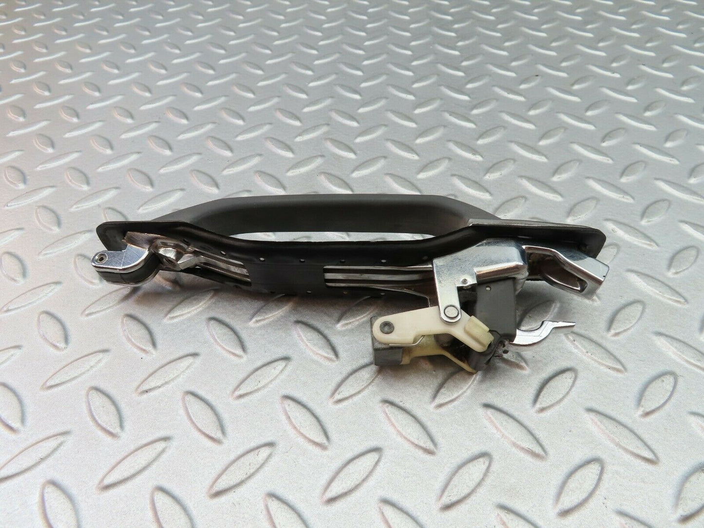 6075 Mercedes-Benz W126 380SE Exterior Door Handle Rear Left 1267600059
