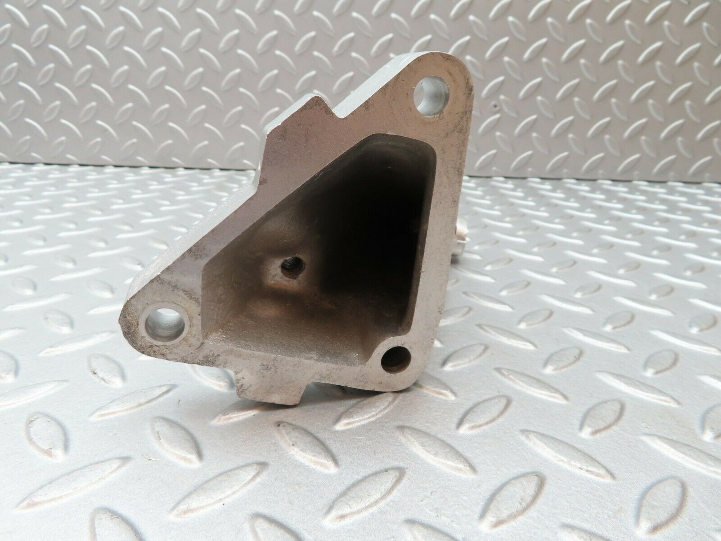 4399 Mercedes-Benz W123 230E Engine Mount Bracket Left Side 1022230504