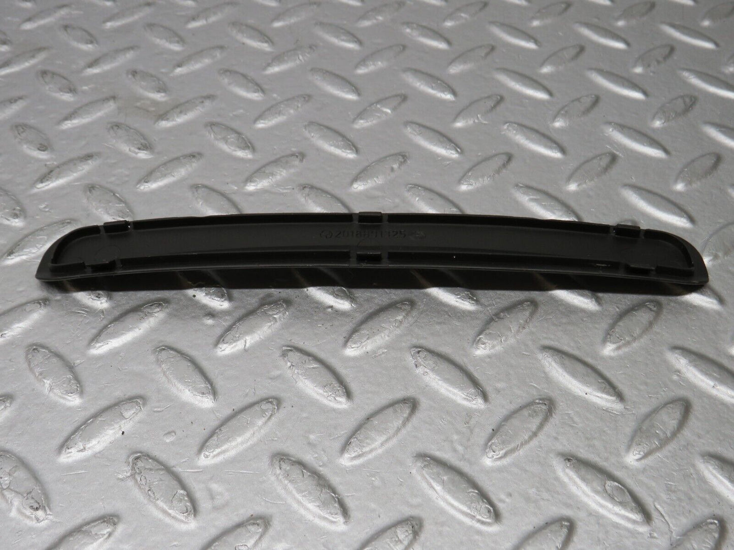 36689 Mercedes-Benz W201 190E 2.0L Windscreen Washer Nozzle Cover Trim 2018891325
