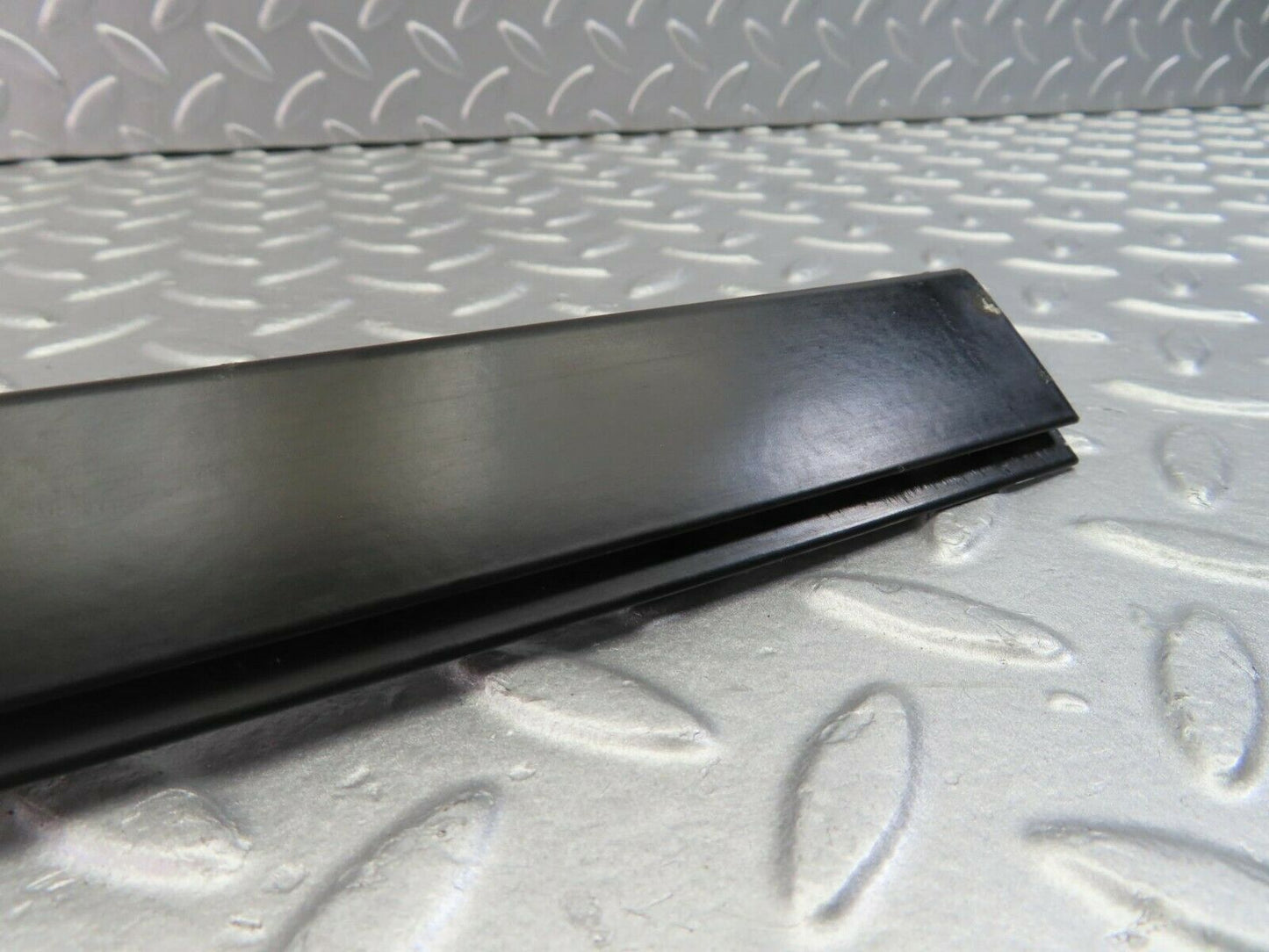 10468 Mercedes-Benz W201 190E Windscreen Lower Moulding Trim