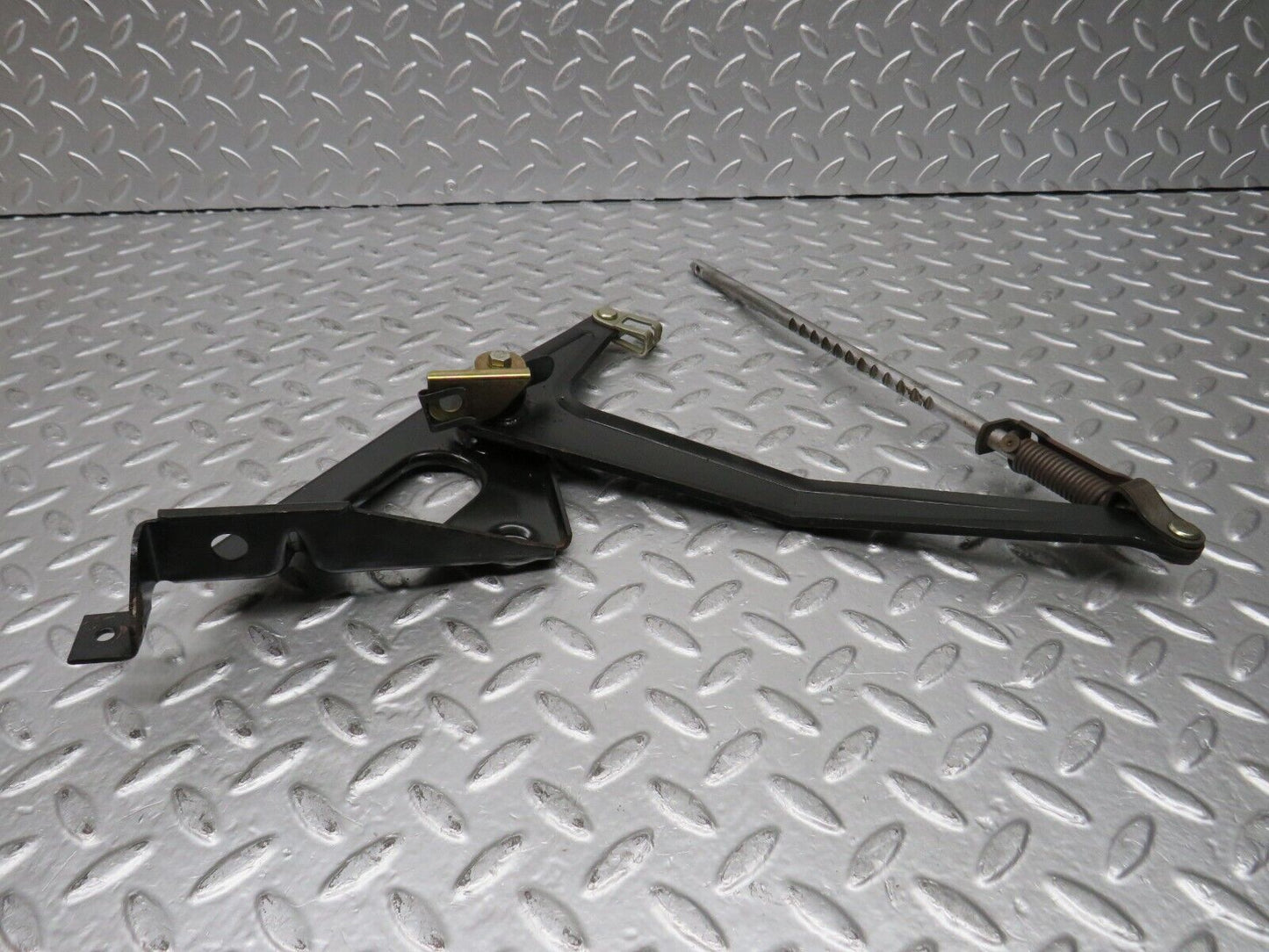 29786 Mercedes-Benz W123 230E Handbrake Regulator