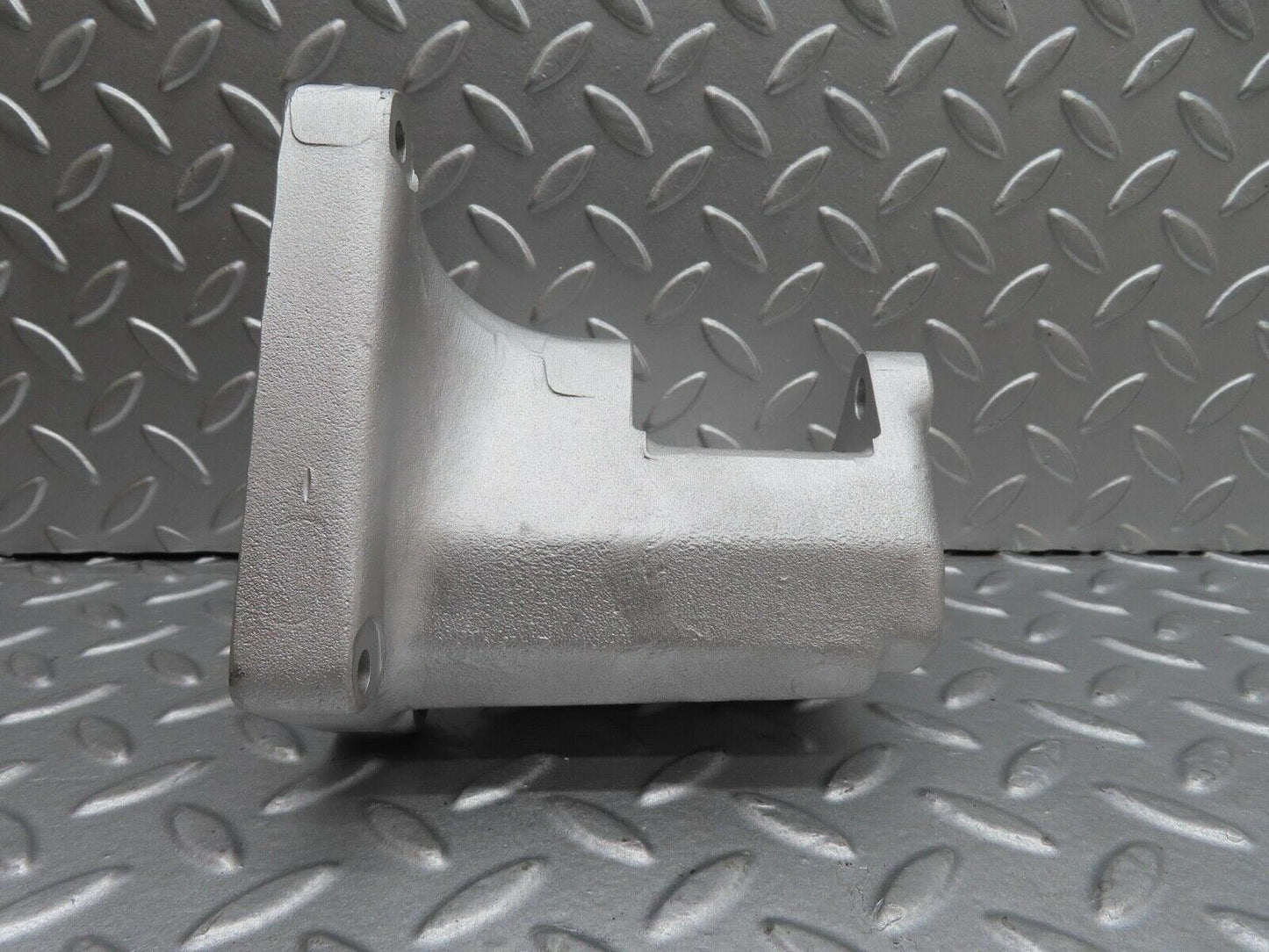 14362 Mercedes-Benz W116 350SE Alternator Generator Bracket 1161551135