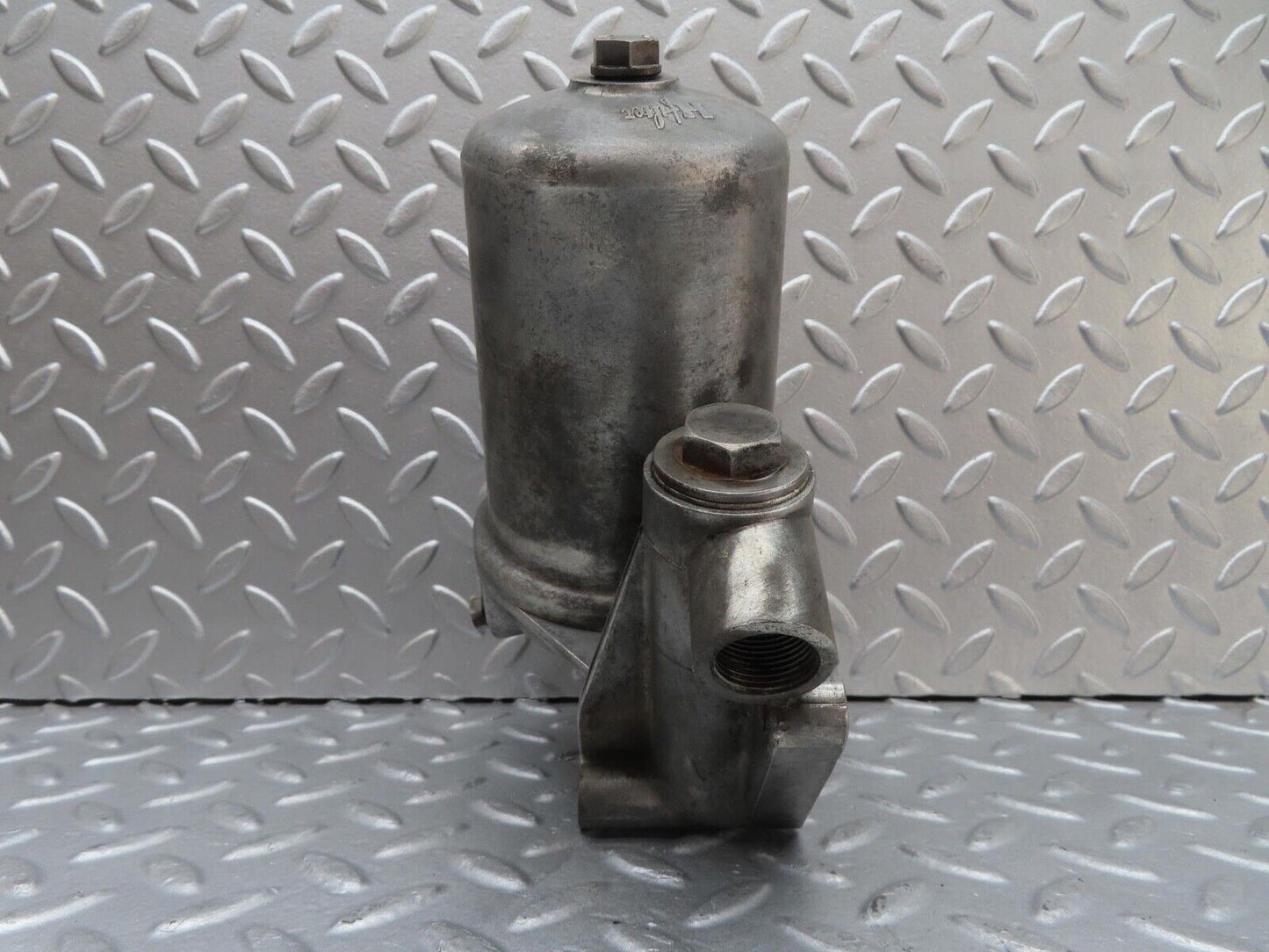 16076 Mercedes-Benz W123 280E Oil Filter Housing 1101802611