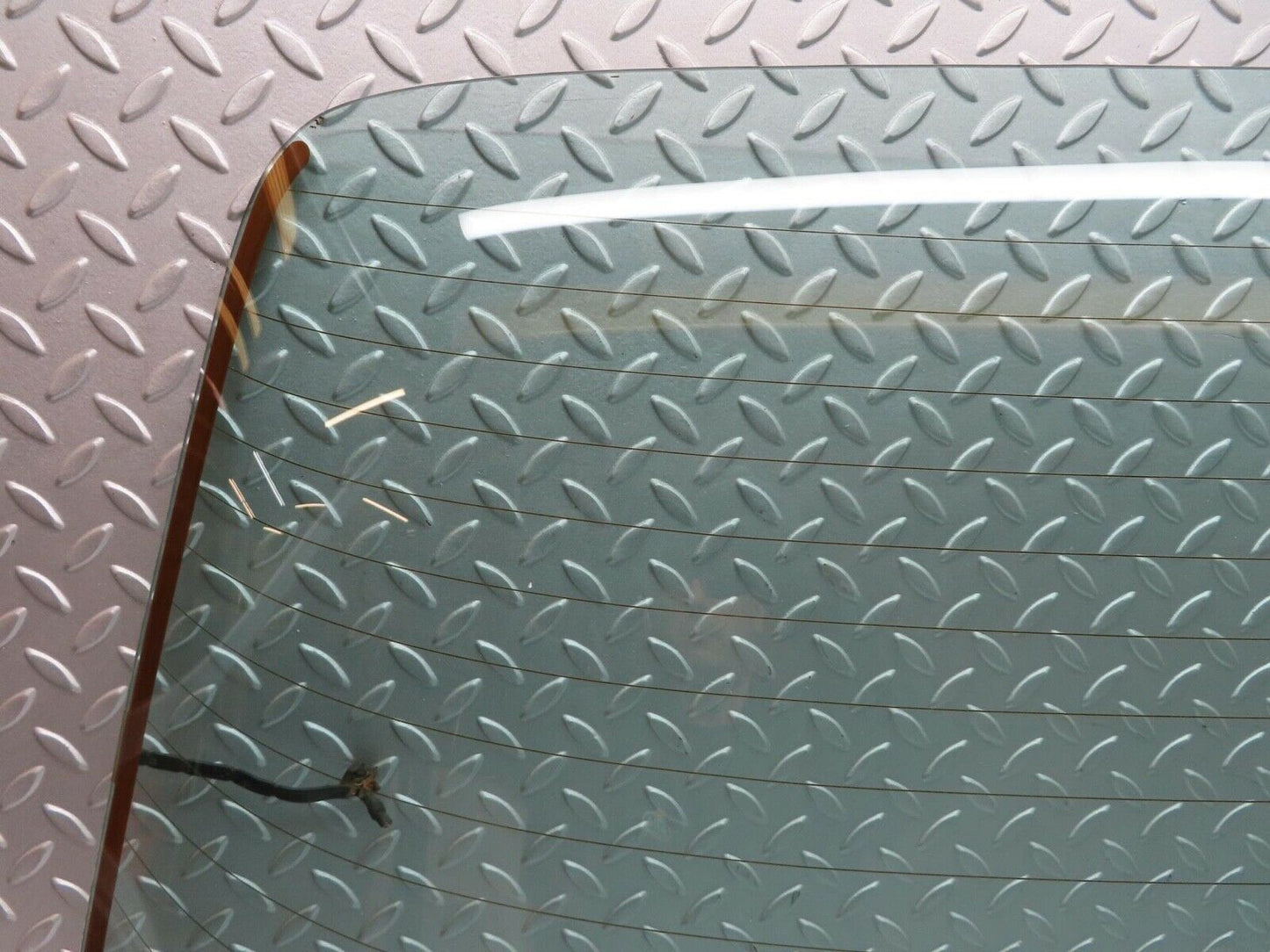 13539 Mercedes-Benz W123 200 Rear Heated Windscreen Glass