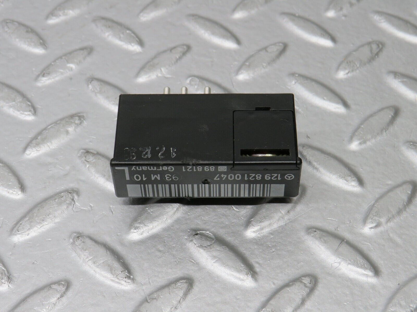38395 Mercedes-Benz R129 280SL Coupe Left Seat Locking Relay 1298210047