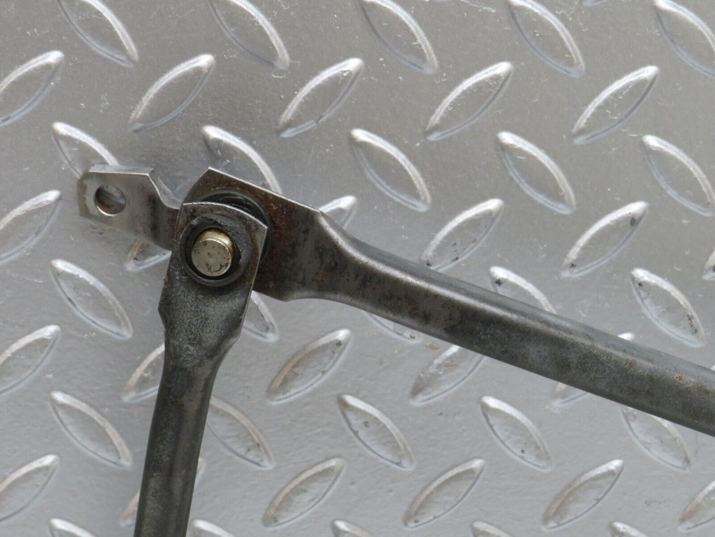 28074 Mercedes-Benz W123 280E Windscreen Wiper Linkage