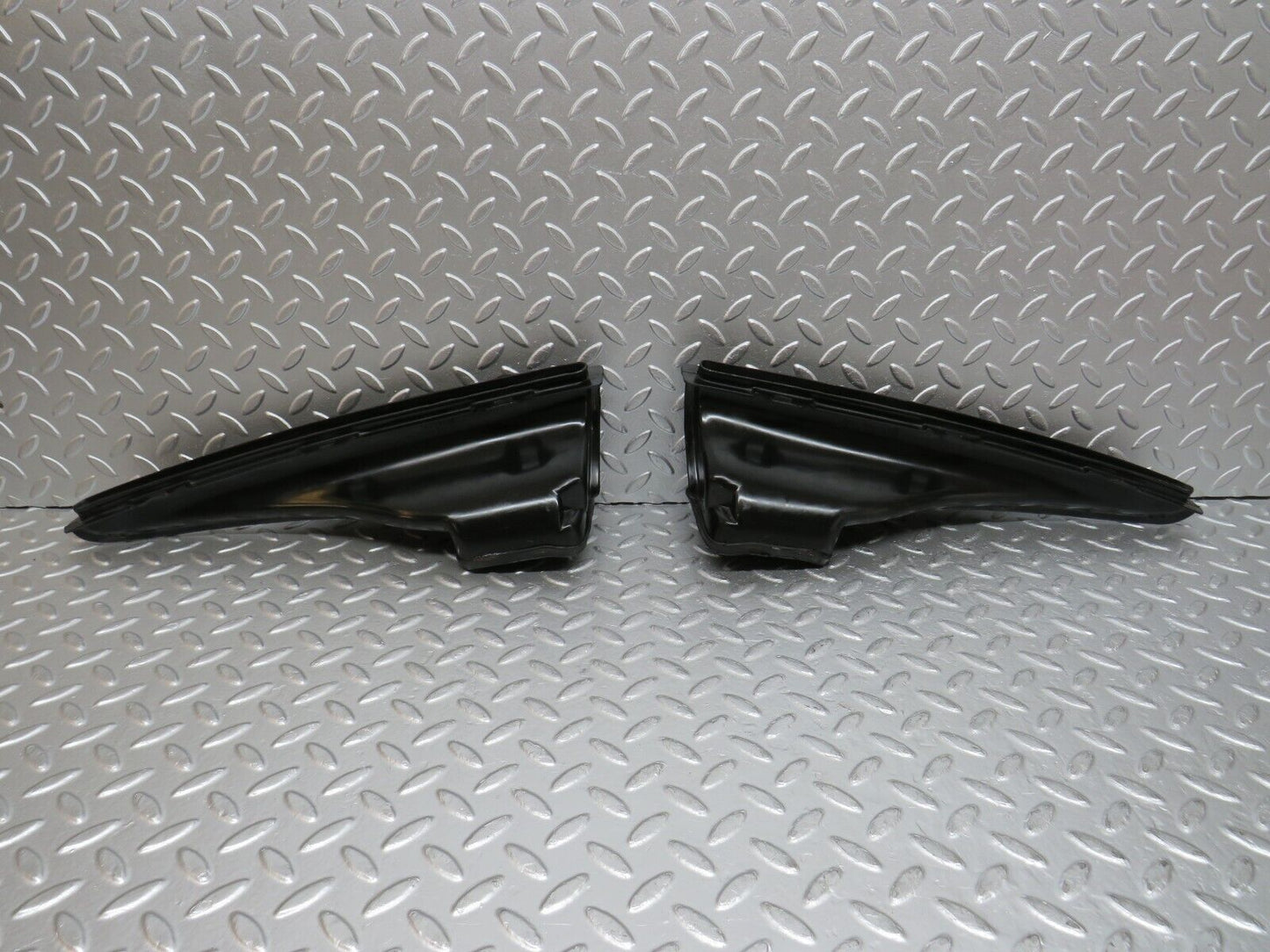 31016 Mercedes-Benz W123 230E Air Duct Vent Pair 1238300119 1238300219