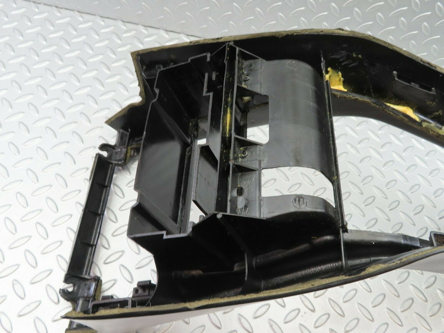 6456 Mercedes-Benz S124 E220 Wagon Centre Console Black