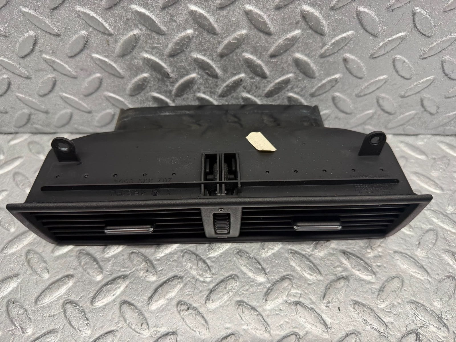 W202 dashboard centre air vent used OEM