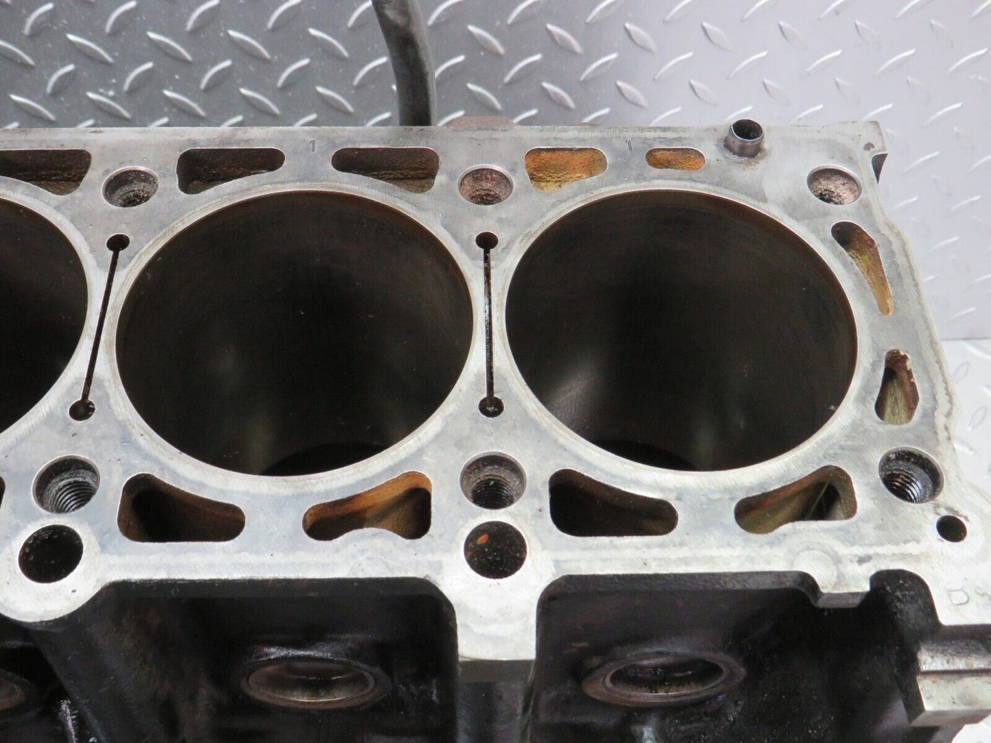 32725 Mercedes-Benz S124 300TE Wagon Engine Block M103.981 1030110401