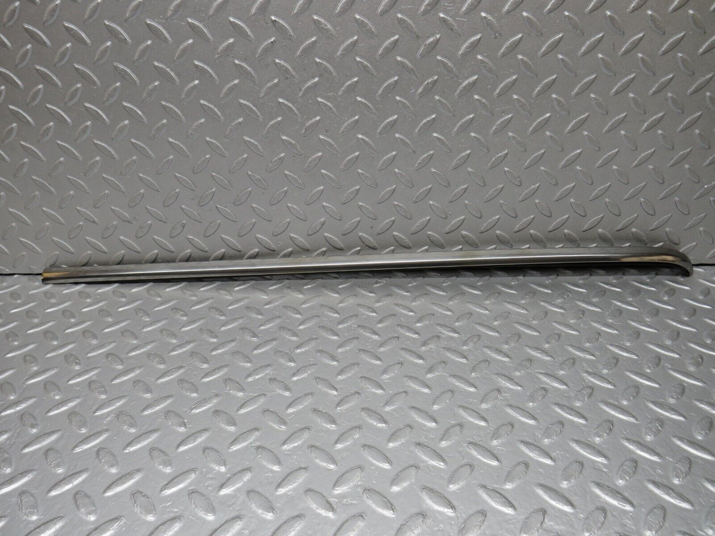 37439 Mercedes-Benz W109 300SEL Rear Left Fender Wing Chrome Moulding Trim