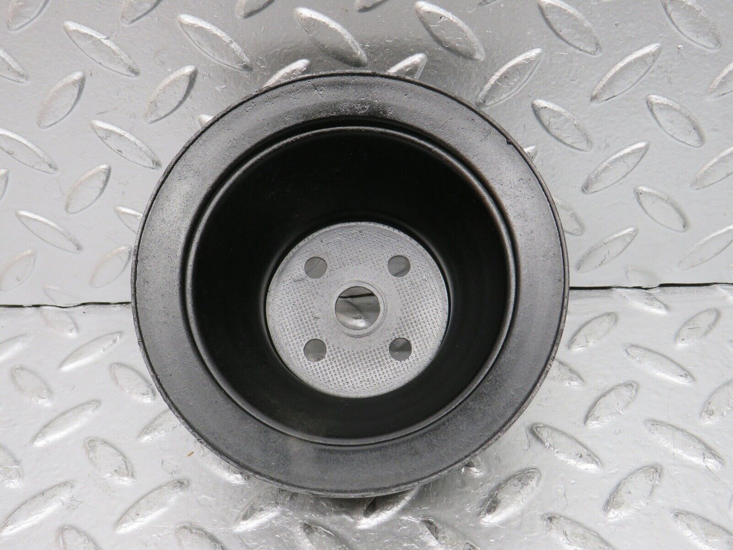 0395 Mercedes-Benz W123 220D Water Pump Pulley